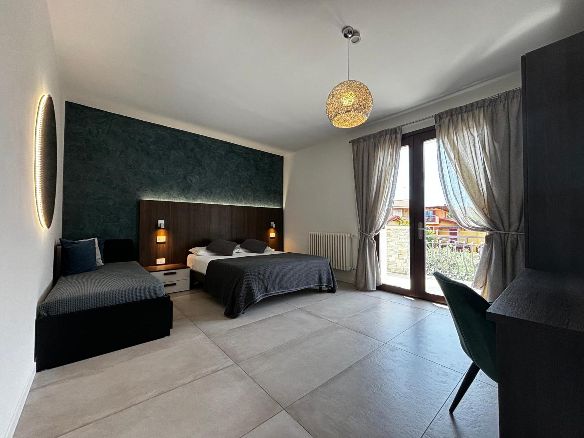 Villa Elena Desenzano del Garda Luaran gambar
