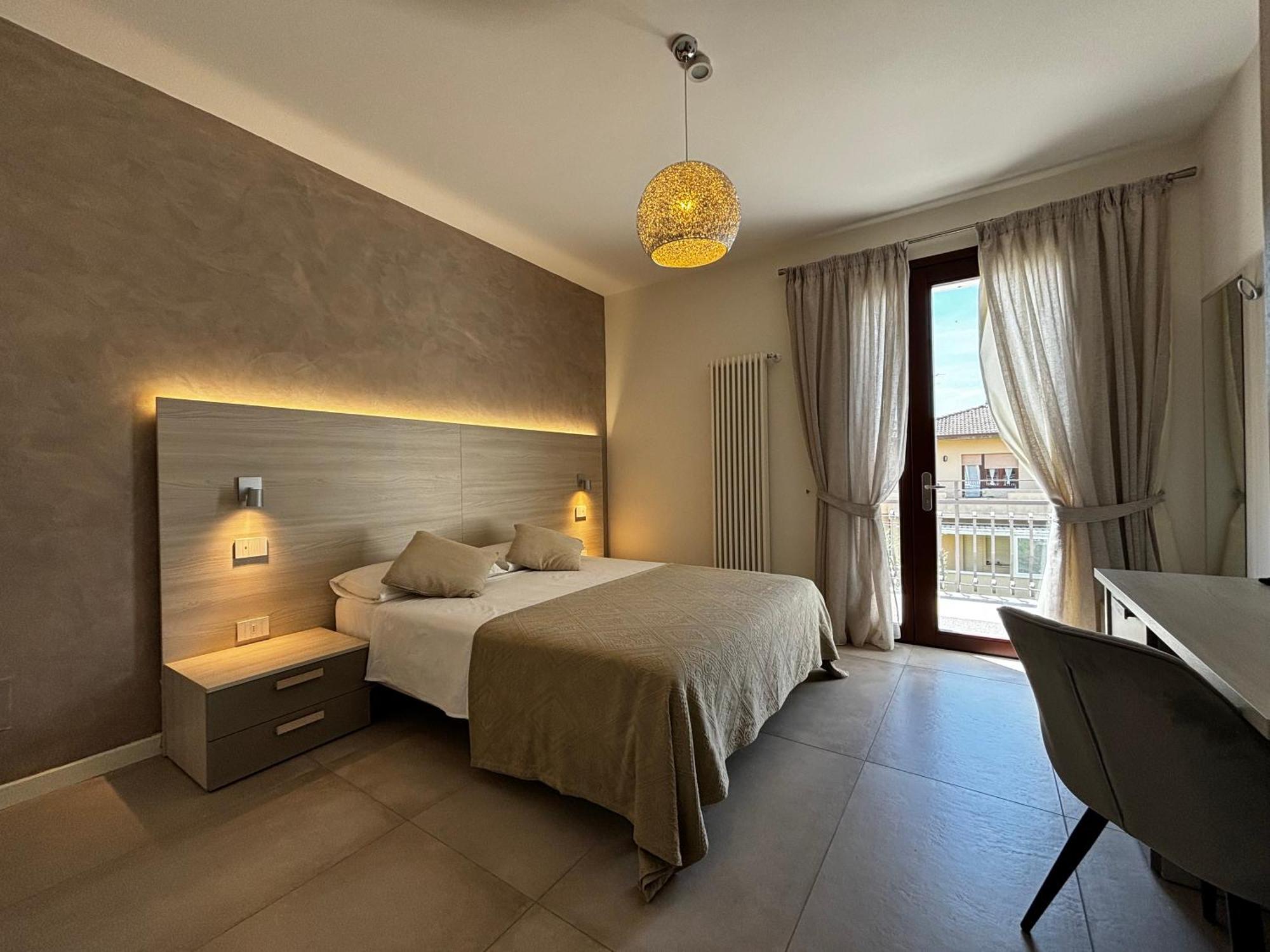 Villa Elena Desenzano del Garda Luaran gambar