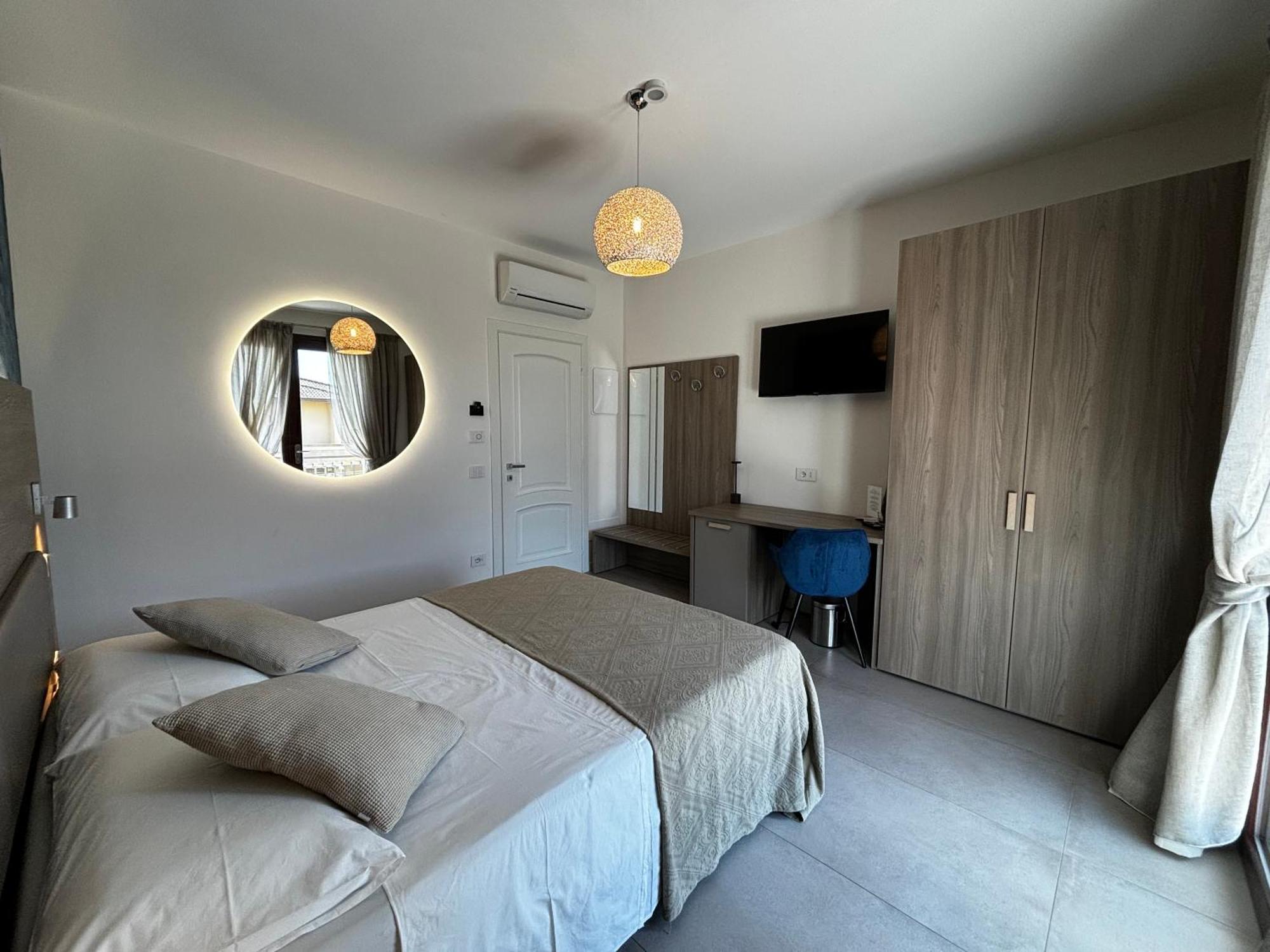 Villa Elena Desenzano del Garda Luaran gambar