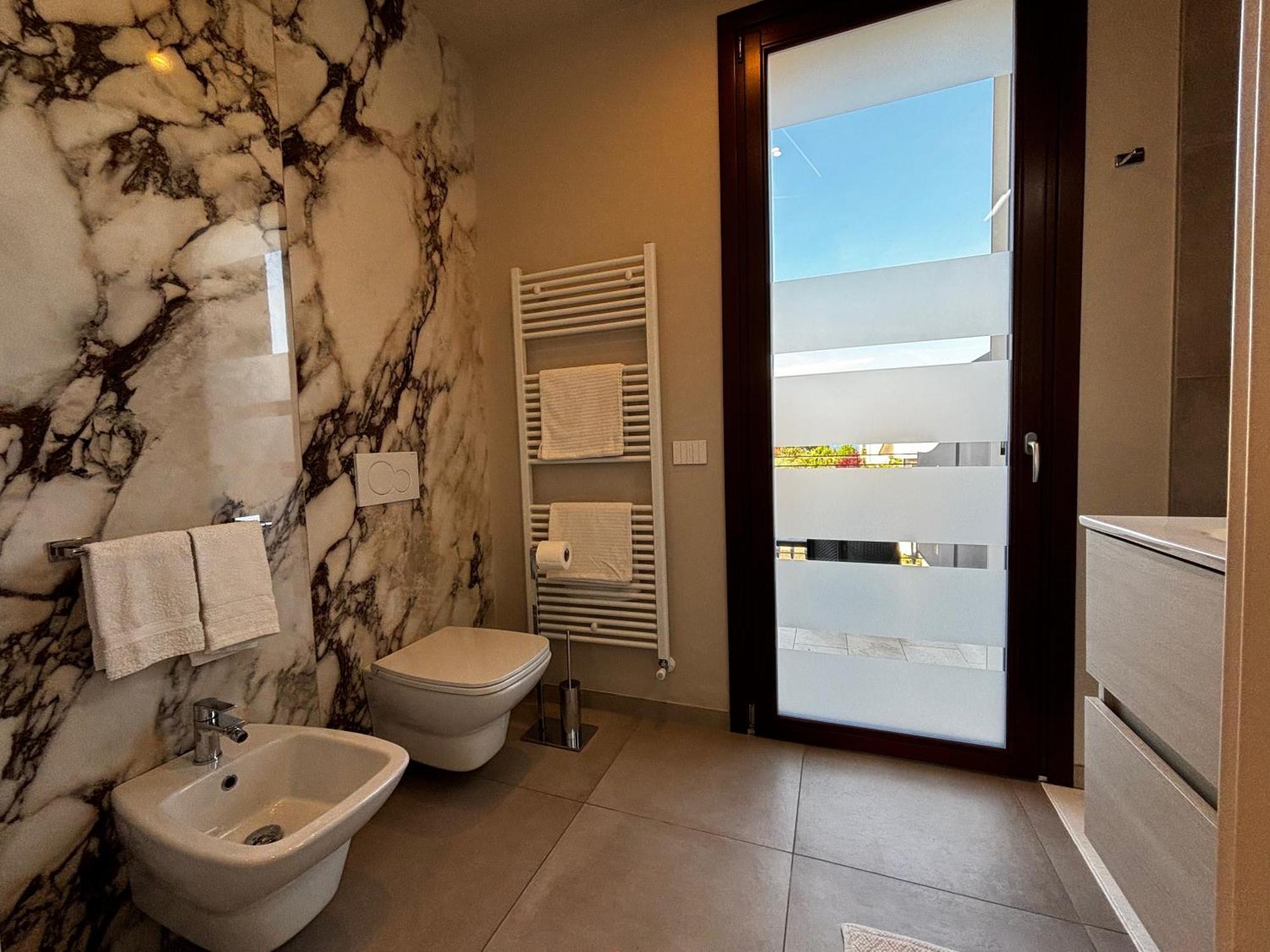 Villa Elena Desenzano del Garda Luaran gambar