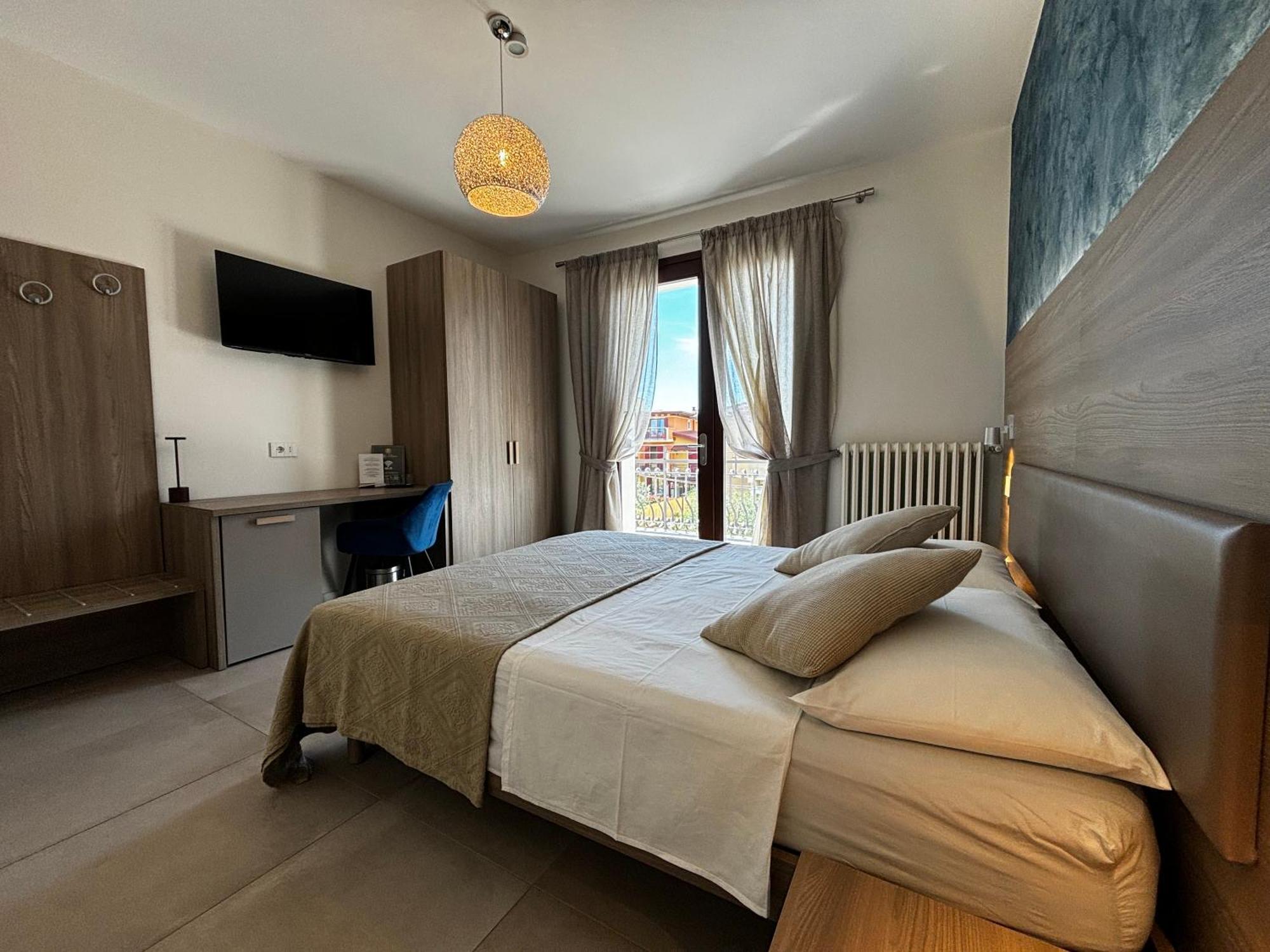 Villa Elena Desenzano del Garda Luaran gambar